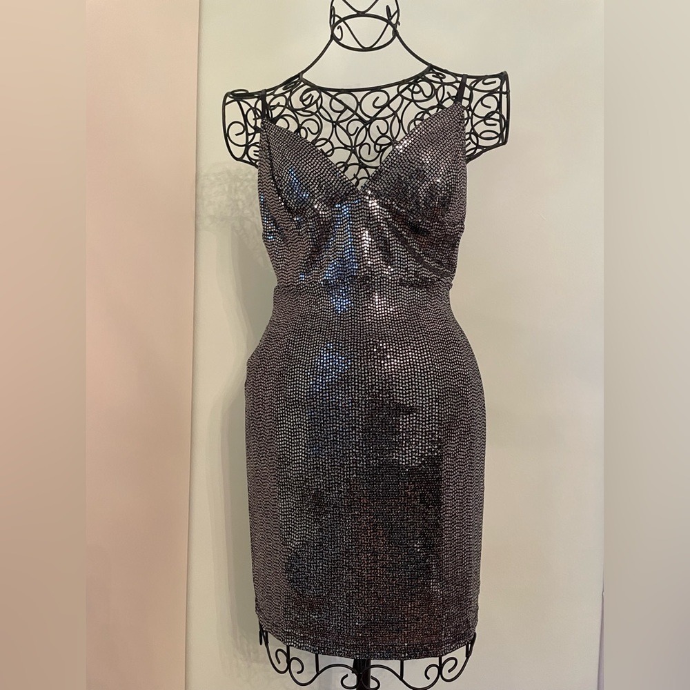 NWOT Lulu’s mini Sequin Dress